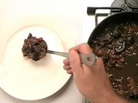 Черное тушеное мясо