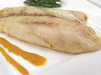 Окунь с морковью под кокосовым соусом