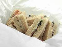 Сэндвич с колбасой