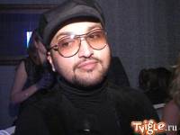 Жан из группы «П–М» живет в ночном клубе