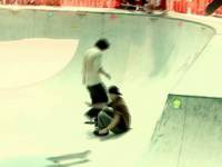 Не стой на дороге скейтбордиста