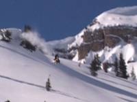 От лавины на снегоходе