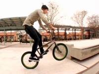 Ночной город мастеров BMX