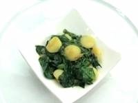 Тушеный картофель со шпинатом