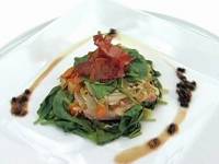 Треска с беконом и шпинатом