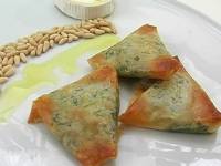 Пирожки со шпинатом и козьим сыром